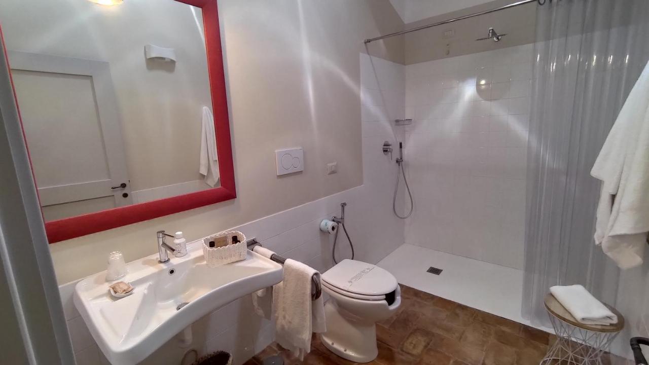 Agriturismo Poderedodici 奥尔贝泰洛 外观 照片