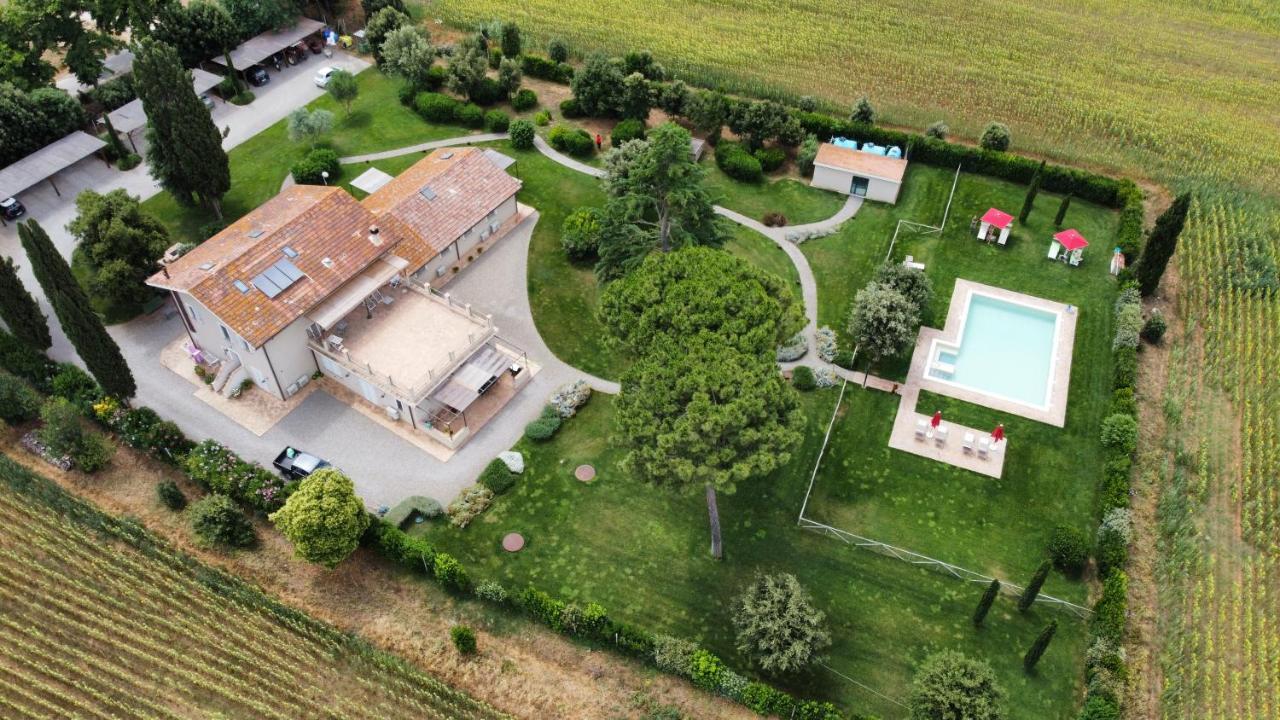 Agriturismo Poderedodici 奥尔贝泰洛 外观 照片
