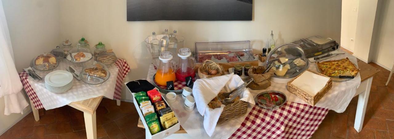 Agriturismo Poderedodici 奥尔贝泰洛 外观 照片