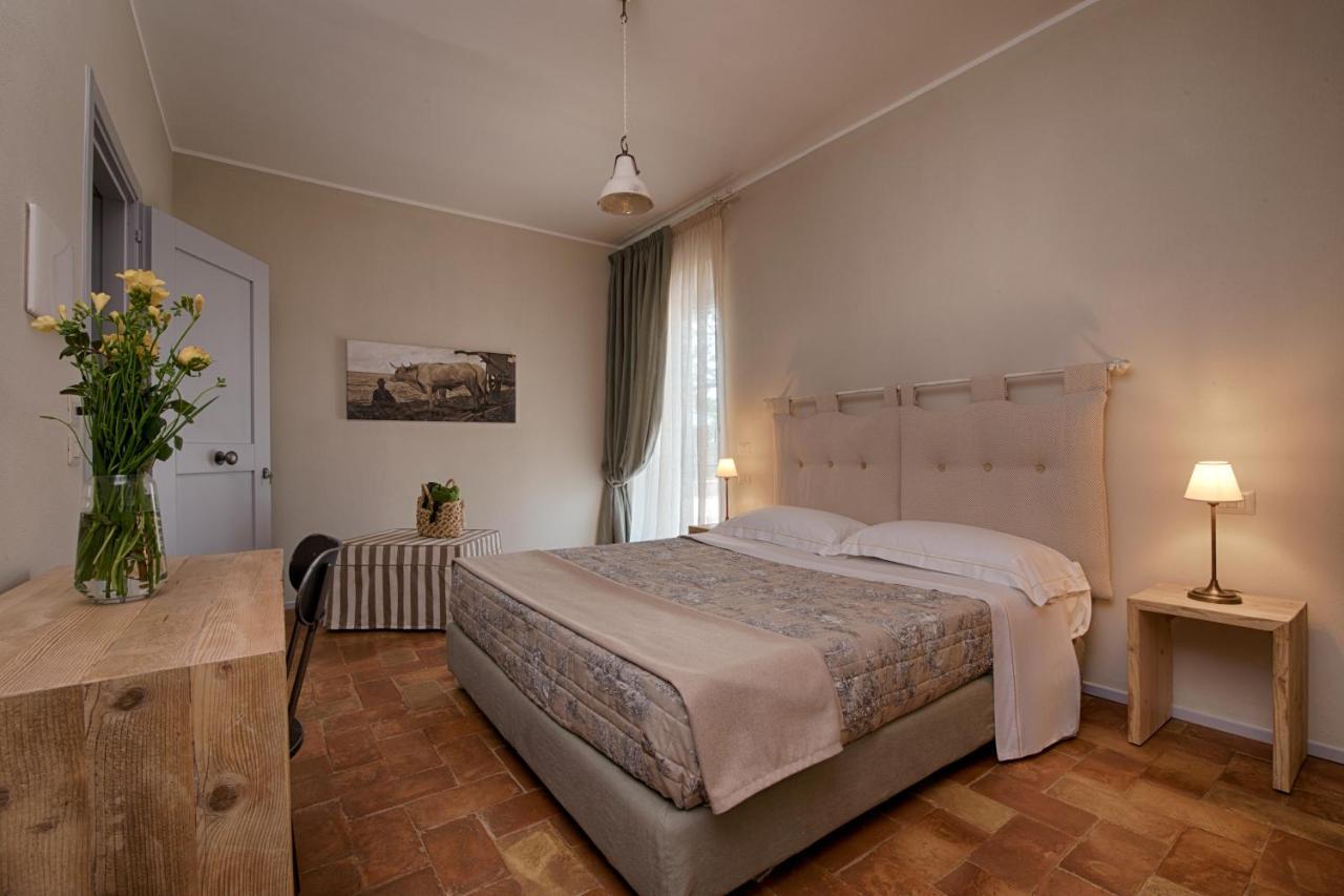 Agriturismo Poderedodici 奥尔贝泰洛 外观 照片