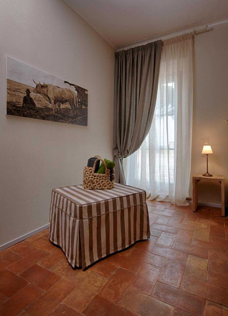 Agriturismo Poderedodici 奥尔贝泰洛 外观 照片