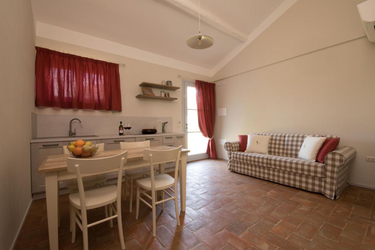 Agriturismo Poderedodici 奥尔贝泰洛 外观 照片