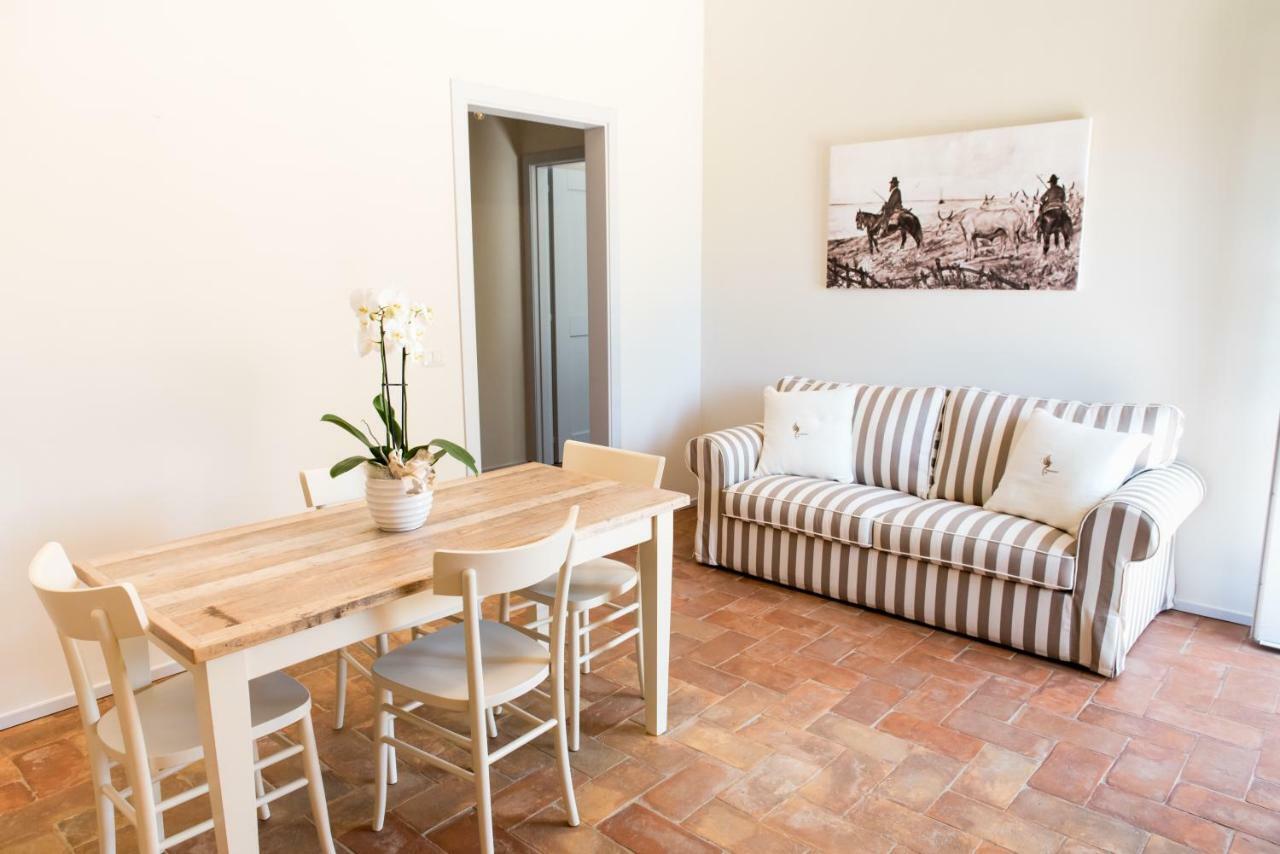 Agriturismo Poderedodici 奥尔贝泰洛 外观 照片