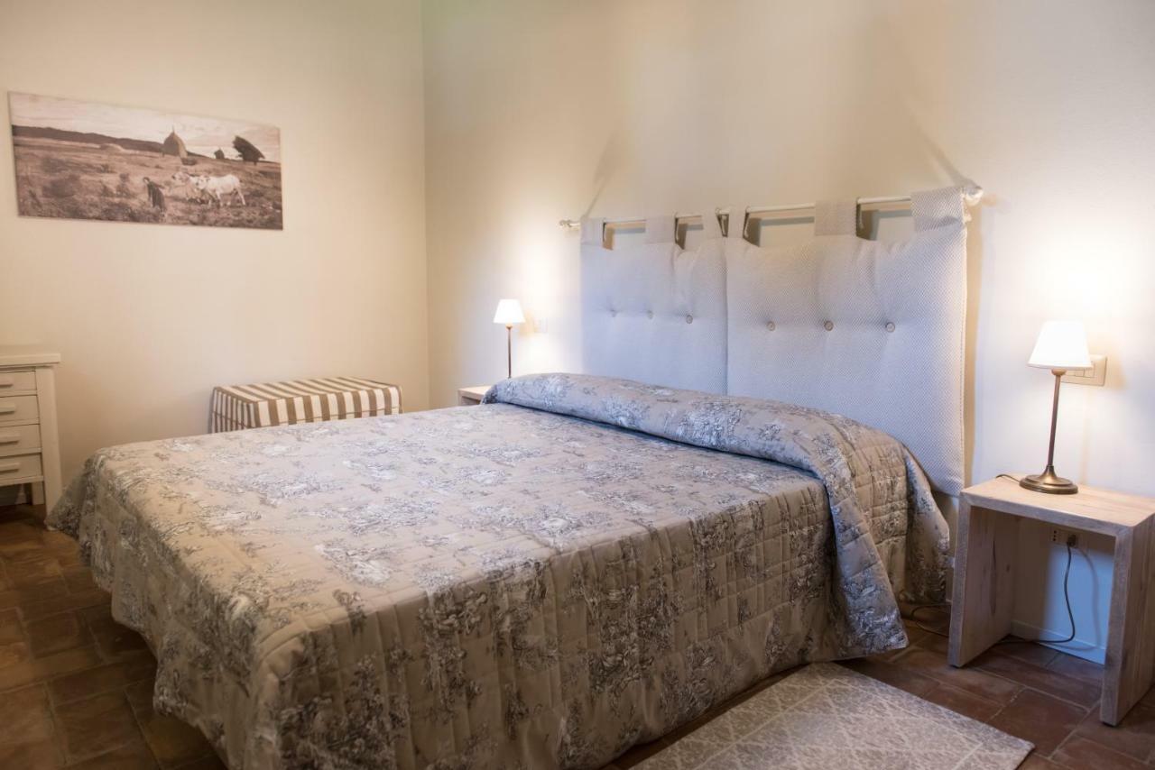 Agriturismo Poderedodici 奥尔贝泰洛 外观 照片
