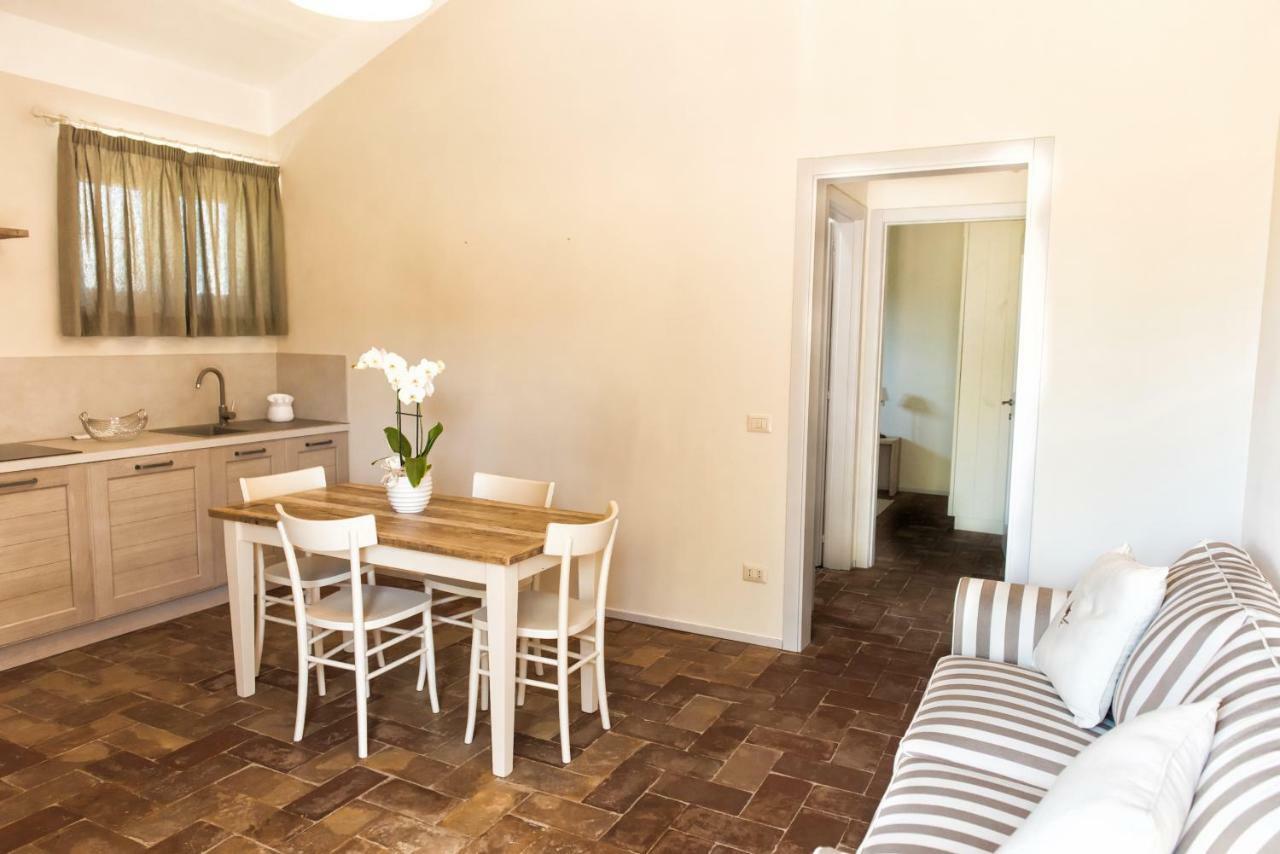 Agriturismo Poderedodici 奥尔贝泰洛 外观 照片