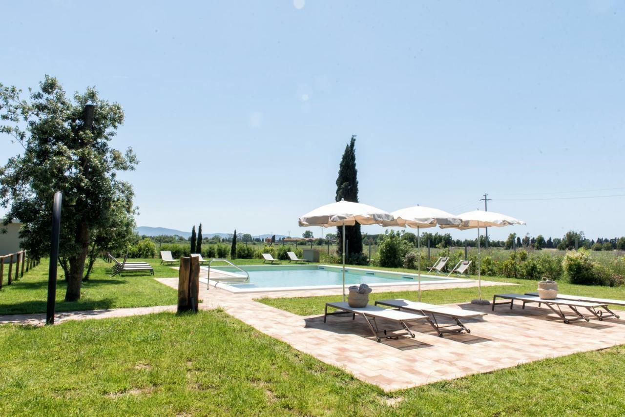 Agriturismo Poderedodici 奥尔贝泰洛 外观 照片